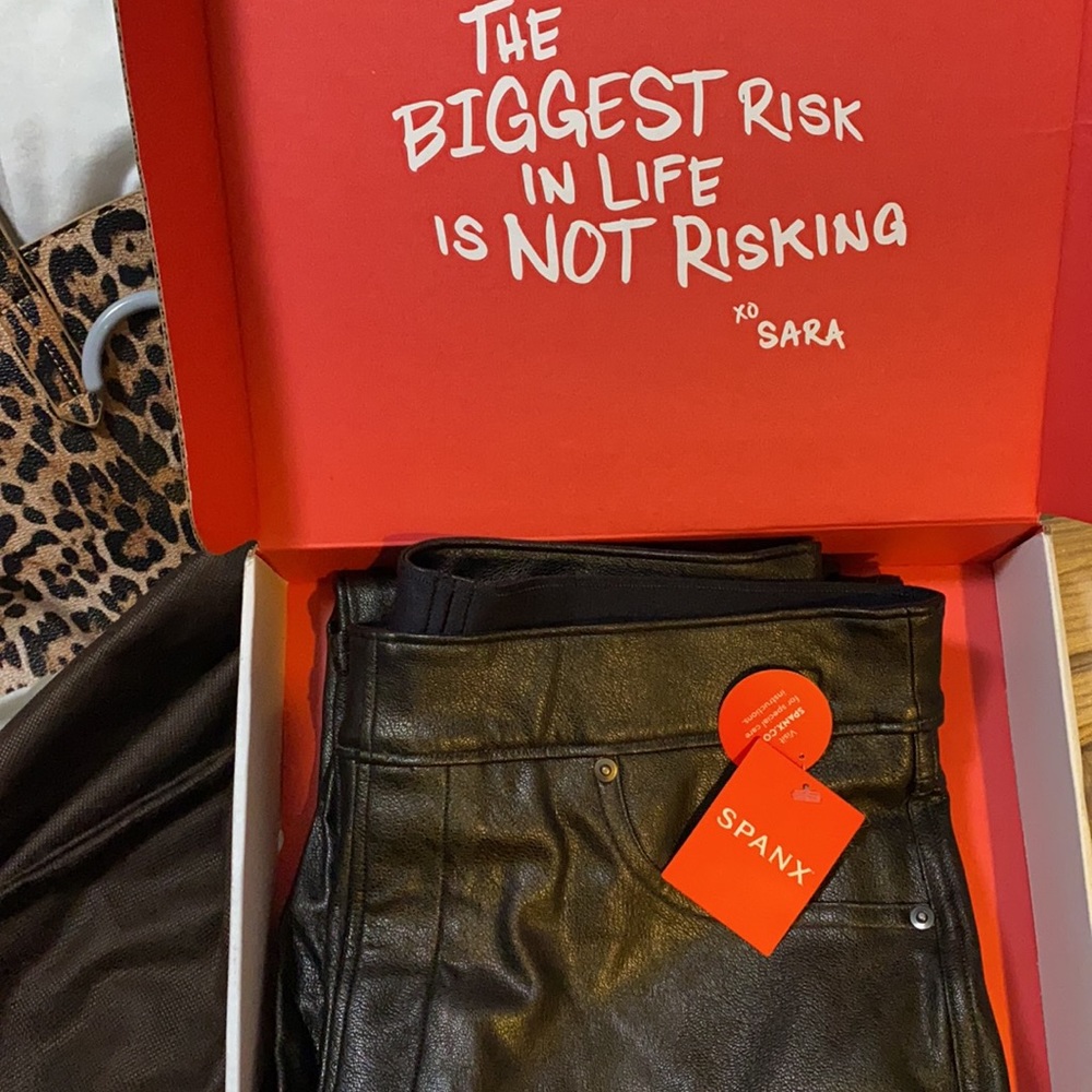 NWT Spanx leather like ankle skinny pant black - Picture 2 of 4